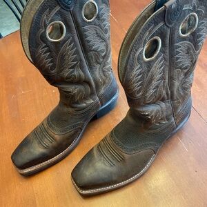 Ariat Men’s Bowbot Boots (Like New)